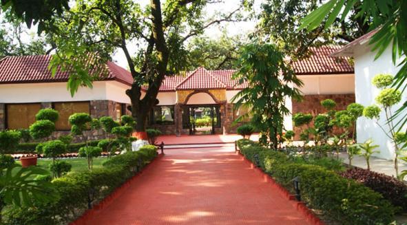 ホテルCorbett Leela Vilas Corbett National Park エクステリア 写真